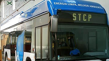 Comissão Europeia aprova apoio de 60 milhões de euros para autocarros com baixo nível de emissões em Portugal