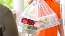 Embalagens de plástico de uso único para refeições sujeitas a taxa