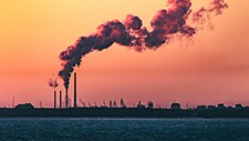 Empresas poluidoras da UE ganharam 50 mil ME com mercado do carbono