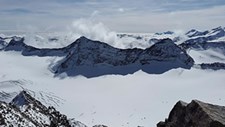 O que acontece quando os glaciares escurecem?