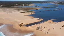 Lagoa de Melides em Grândola abre ao mar para renovação das águas